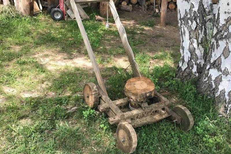 just-found-this-sub-this-was-a-functioning-lawnmower-i-saw-v0-e51nm74xxih91