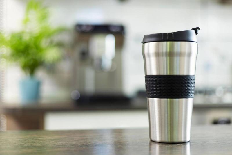 modern-stainless-steel-travel-mug-on-kitchen-count-2024-10-24-02-16-40-utc-min-13122-24585