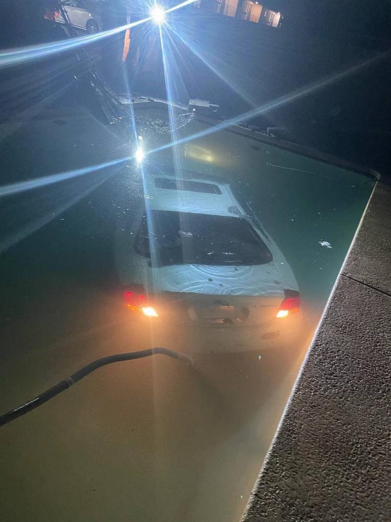 came-home-to-a-car-in-my-pool-v0-3qz9afn95ydg1
