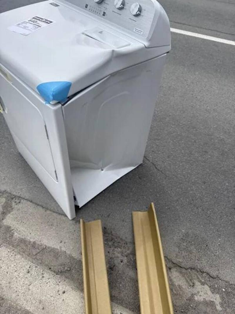 delivery-people-said-this-wasnt-that-bad-v0-l6brzuuap4mg1 copy