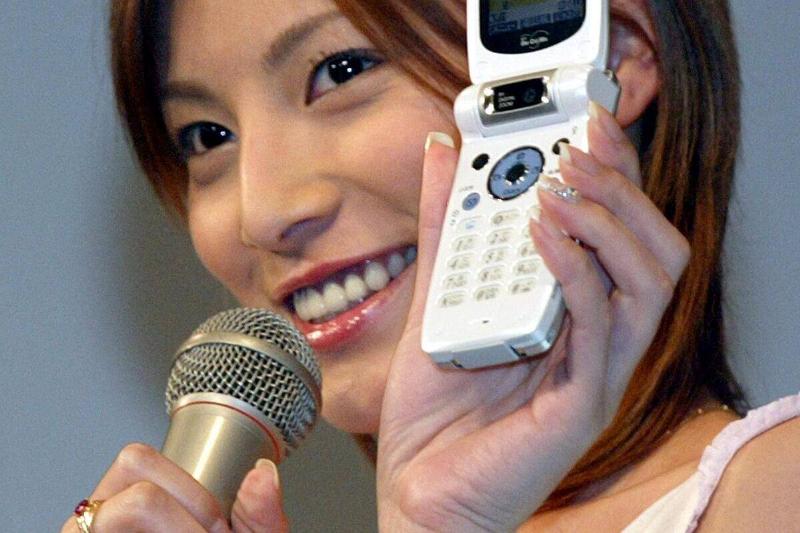 TOPSHOT-JAPAN-DOCOMO-MOBILE