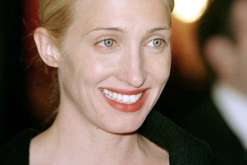 Carolyn Bessette Kennedy Arrives at Benefit