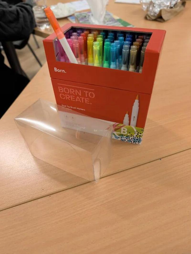flimsy-clear-lid-goes-inside-to-stop-markers-falling-out-of-v0-enxs0msso6dh1