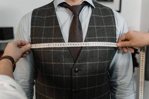 Tape-measure-across-chest-94583-scaled-1-92563