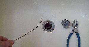 7 Wire Hanger Hacks You Probably Haven’t Thought Of