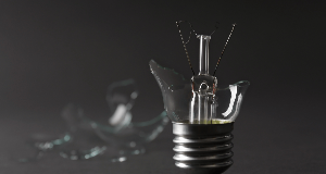 How to Remove a Broken Light Bulb – Safe and Easy Steps