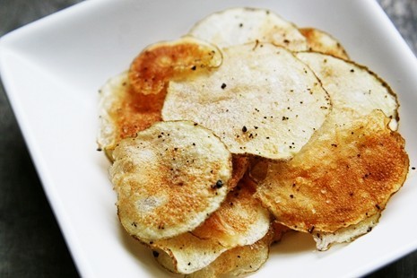 Homemade-Potato-Chips1_large.jpg