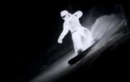 Video: LED-Covered Snowboarder Rides through the Dark of Night