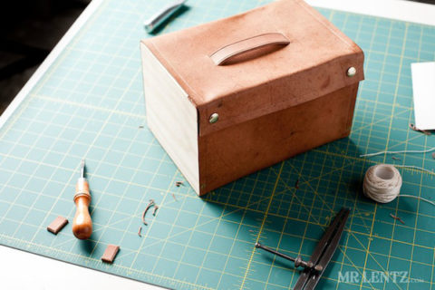 mrlentz_wood_and_leather_lunchbox_01_large.jpg