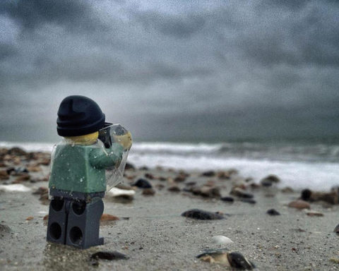 3026935-slide-s-1-everything-about-these-iphone-pictures-of-a-lego-lensman-taking-pictures-is-awesome_large.jpg