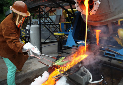 bompas-parr-cook-with-lava-and-lightning-designboom-04_large.jpg