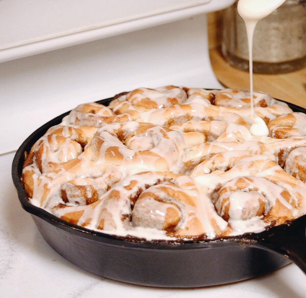Make This Cast Iron Skillet Cinnamon Rolls ManMadeDIY