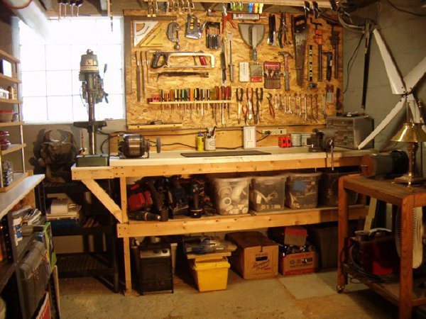 26 ideas to organize your workshop (which I need since my workshop is  TINY..)