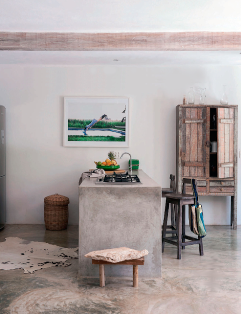 Concrete bar Photo by Matthew Williamson via [http://mechantdesignblogspotfr/2013/06/brazil-summer-househtml]