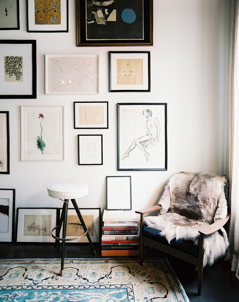 Julia Leach via Lonny Magazine [http://www.lonny.com/House+Tour+Julia+Leach/articles/lzI39fArFMQ/Nesting+Corner]