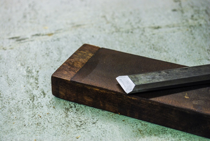 How to Make and Use a Leather Strop