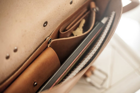 mens-leather-briefcase-and-wallet_0127original.jpg