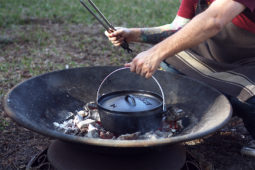 How to: Make a Cast Iron Apple Pie