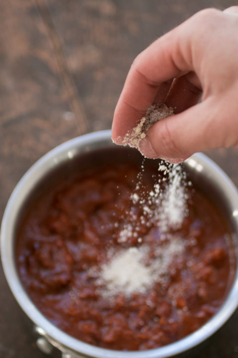 Mushroom powder DIY - recipe for dried shiitake powder