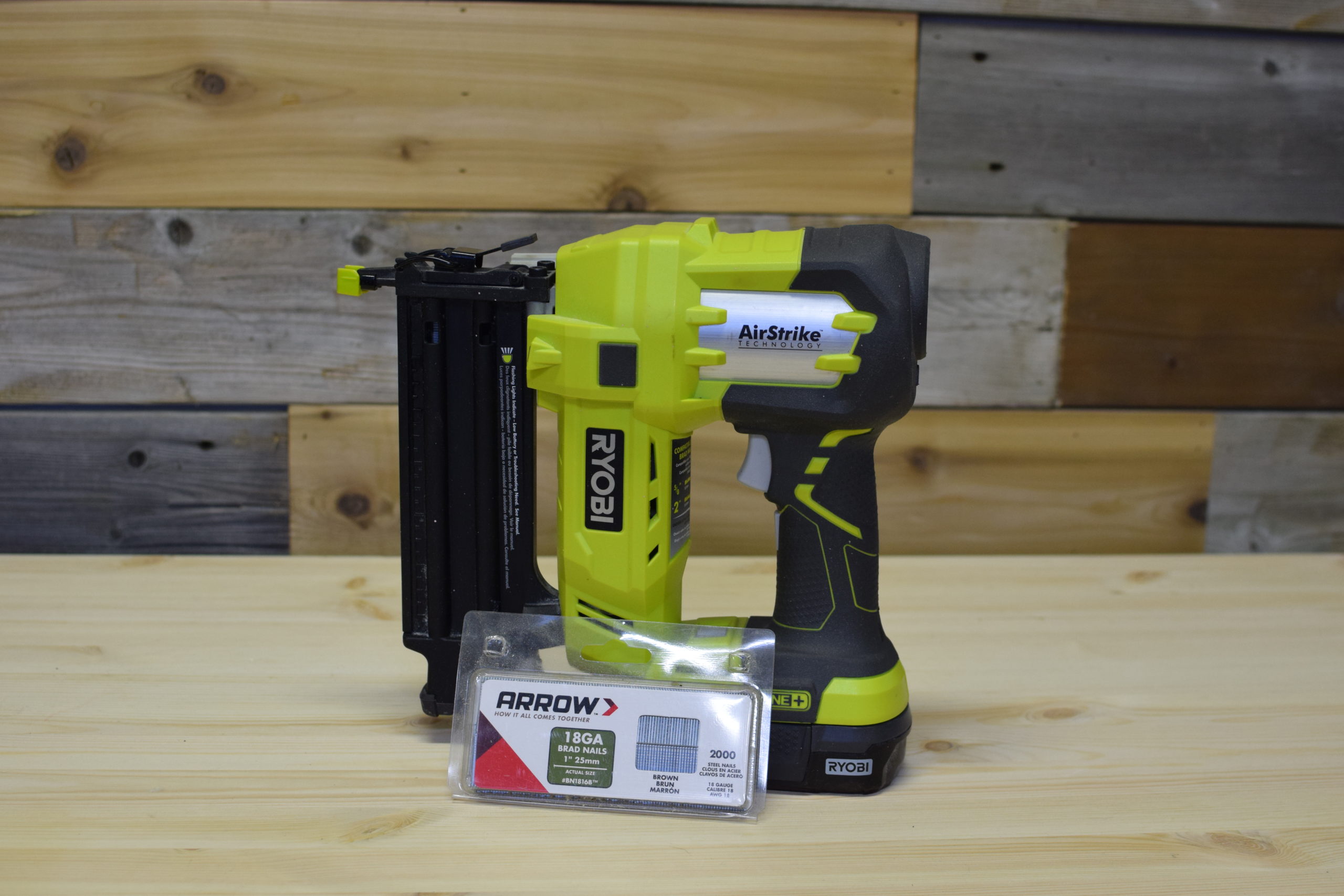 Ryobi cordless nail gun with 18 gauged arrow nails