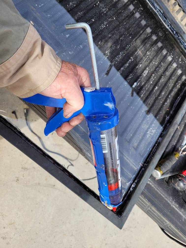 windshield sealant calking gun