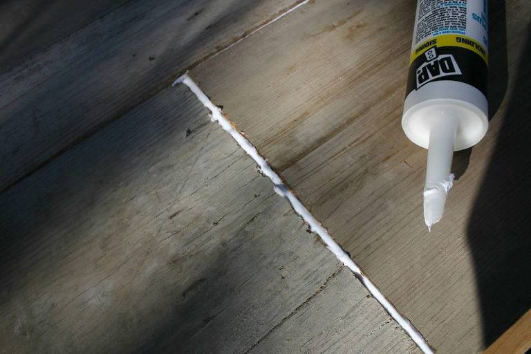 How to Remove Silicone Caulk ManMadeDIY