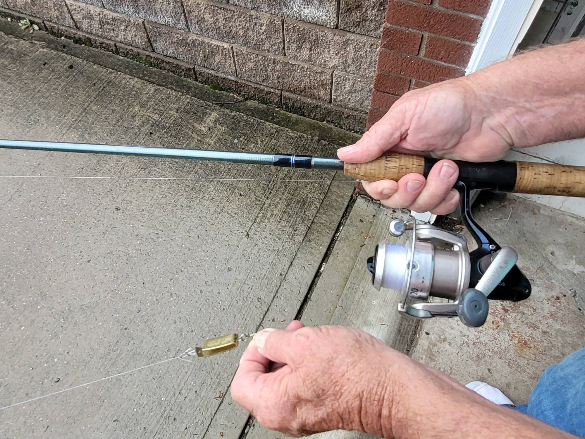 How to Cast a Spinning Reel—The Three Best Methods - ManMadeDIY