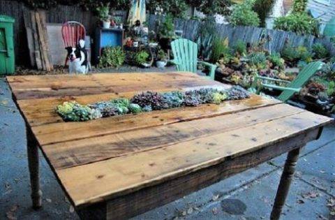 outdoor table made of recycled pallets