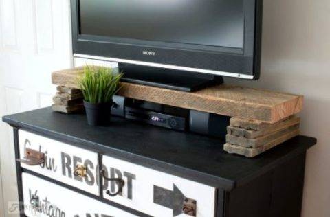 tv riser made from pallet wood