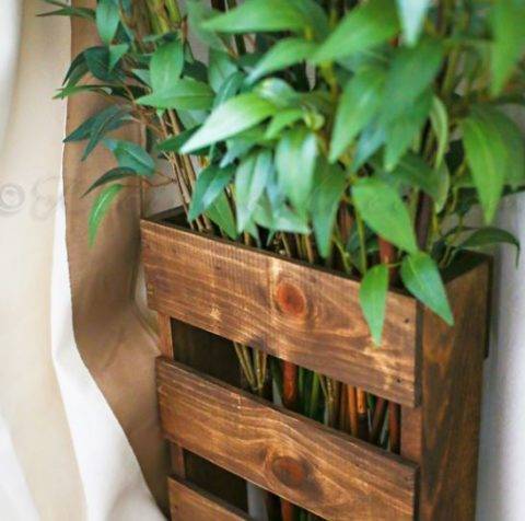 plant holder made from pallet wood