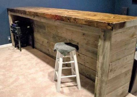 home bar made from recycled pallets