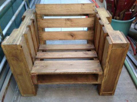 patio arm chair made from pallets