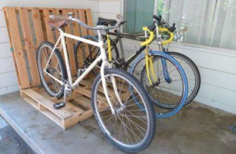 bike rack made from pallets