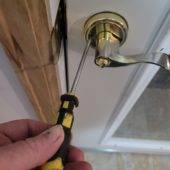 How to Tighten a Loose Doorknob