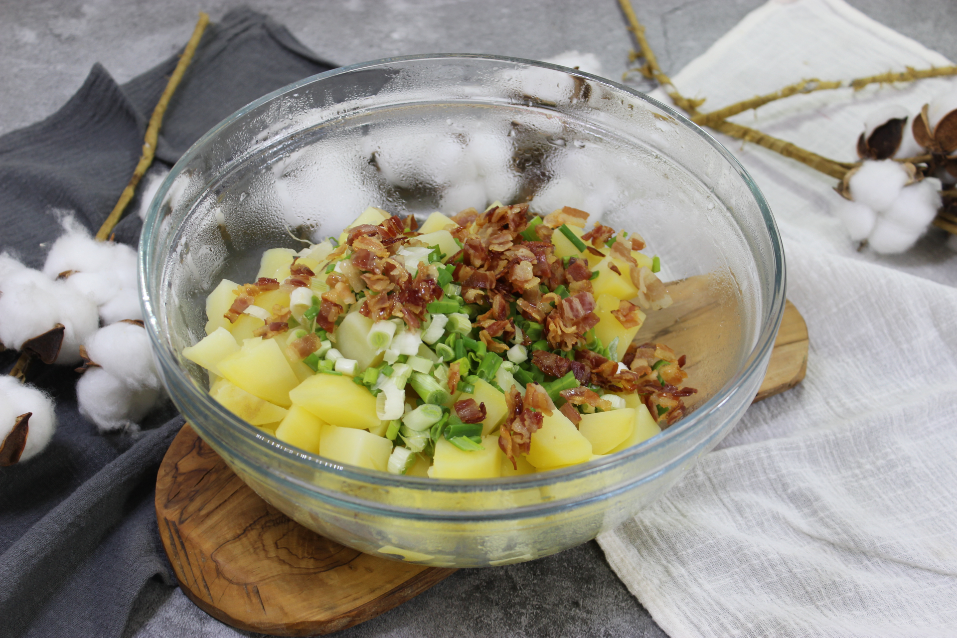 potatos with green onion and bacon