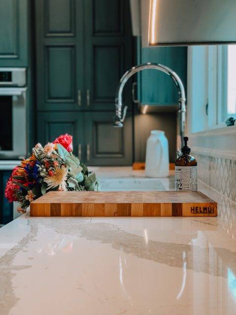 side view of sink with quartz countertop
