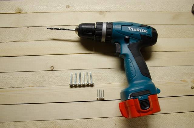 power drill with different screws