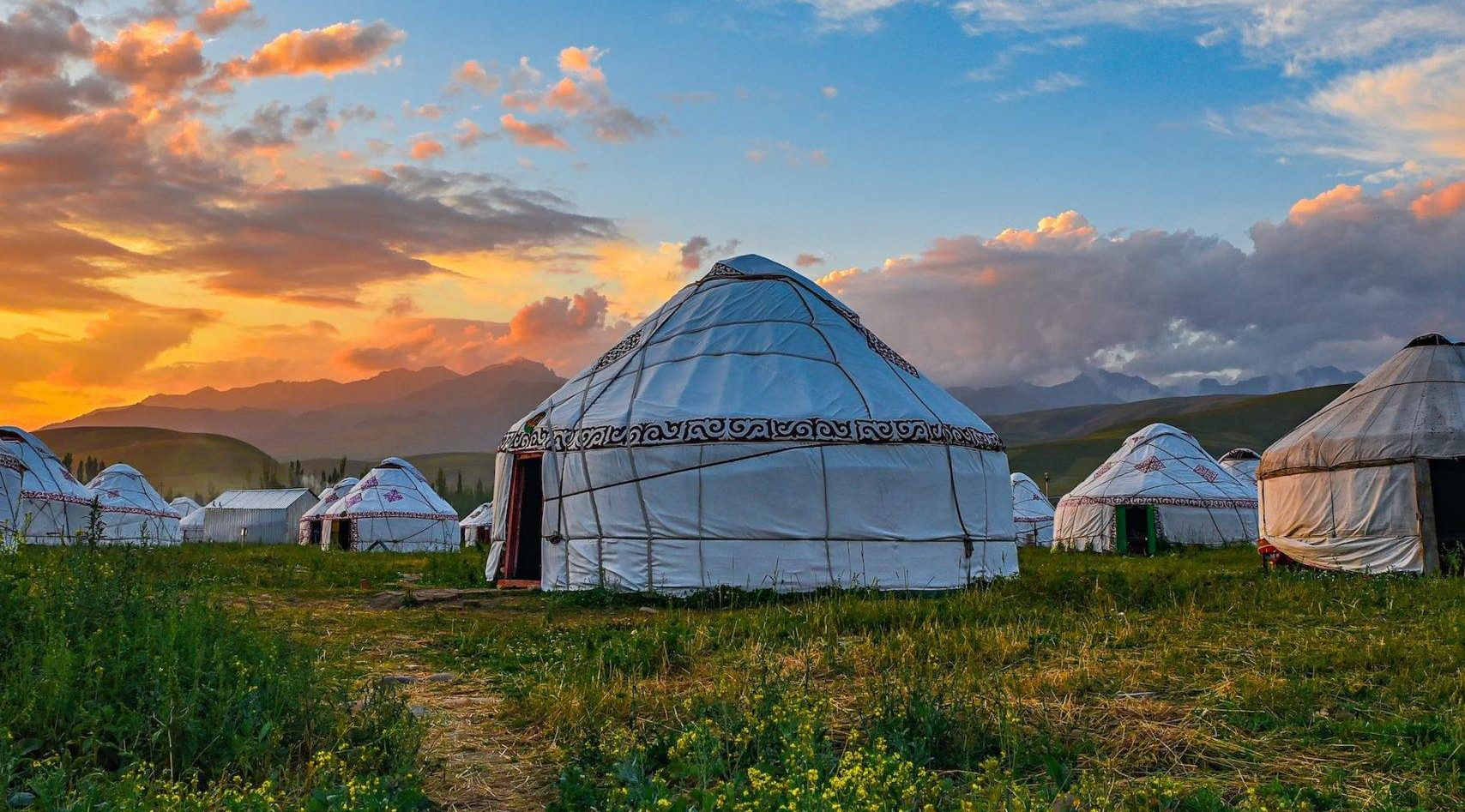 What is a Yurt? 11 Best Yurts Available in 2022