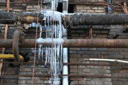 10 Tips For How To Keep Pipes From Freezing