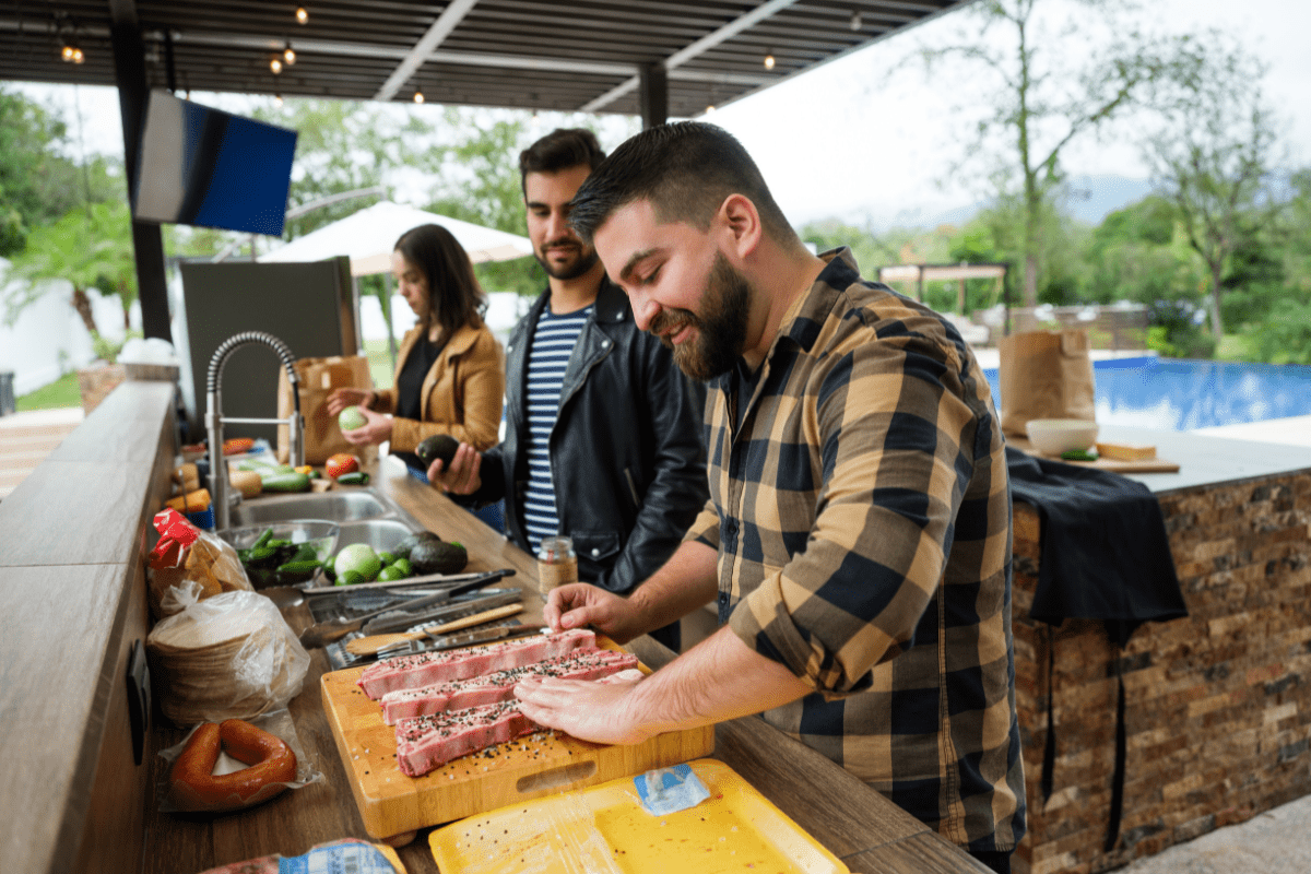 Creating a Functional and Fabulous Outdoor Kitchen for