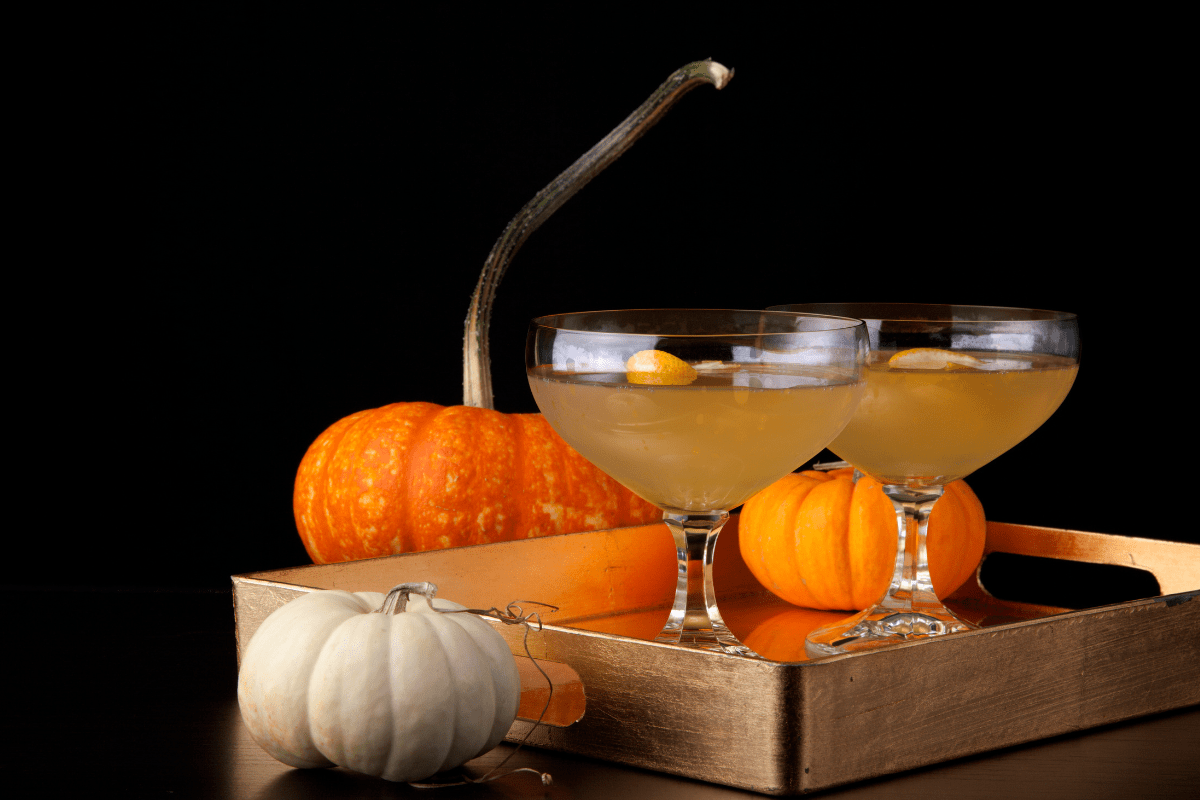 fall cocktails with pumkpins