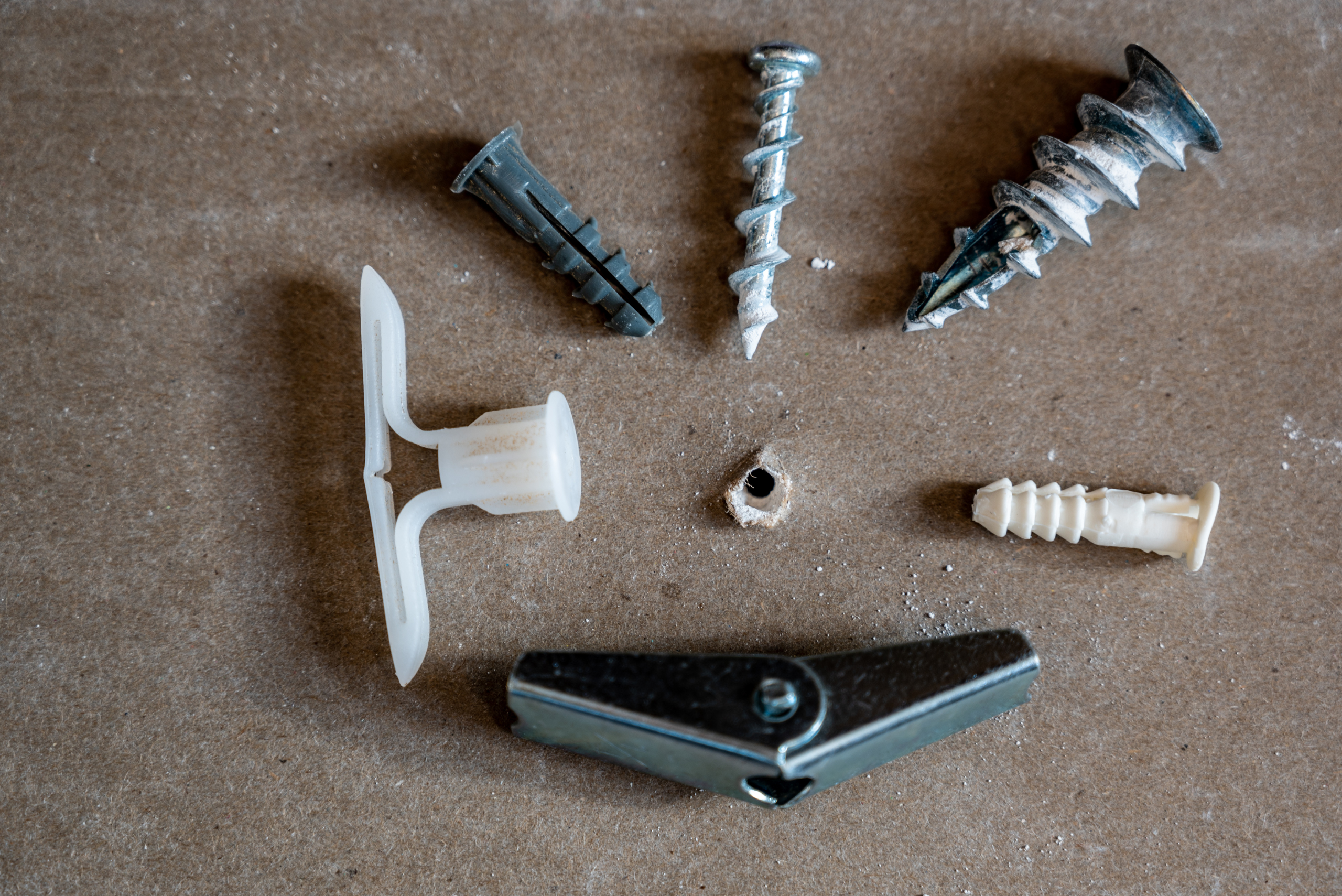 Your Guide to Different Types of Drywall Anchors