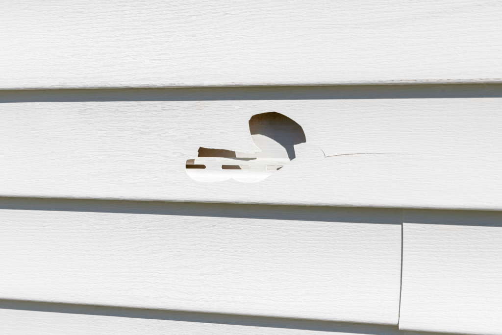 StepbyStep Guide For Vinyl Siding Repair ManMadeDIY