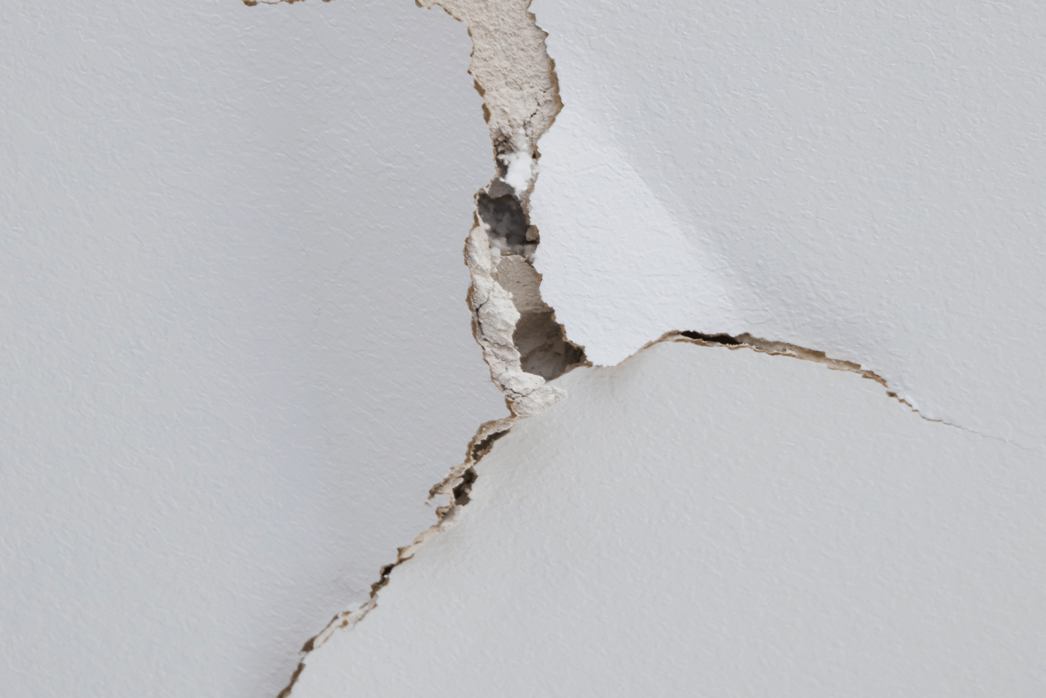 How to Fix Crack in Drywall - A Step-by-Step Guide for Seamless Repairs ...