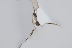 How to Fix Crack in Drywall – A Step-by-Step Guide for Seamless Repairs