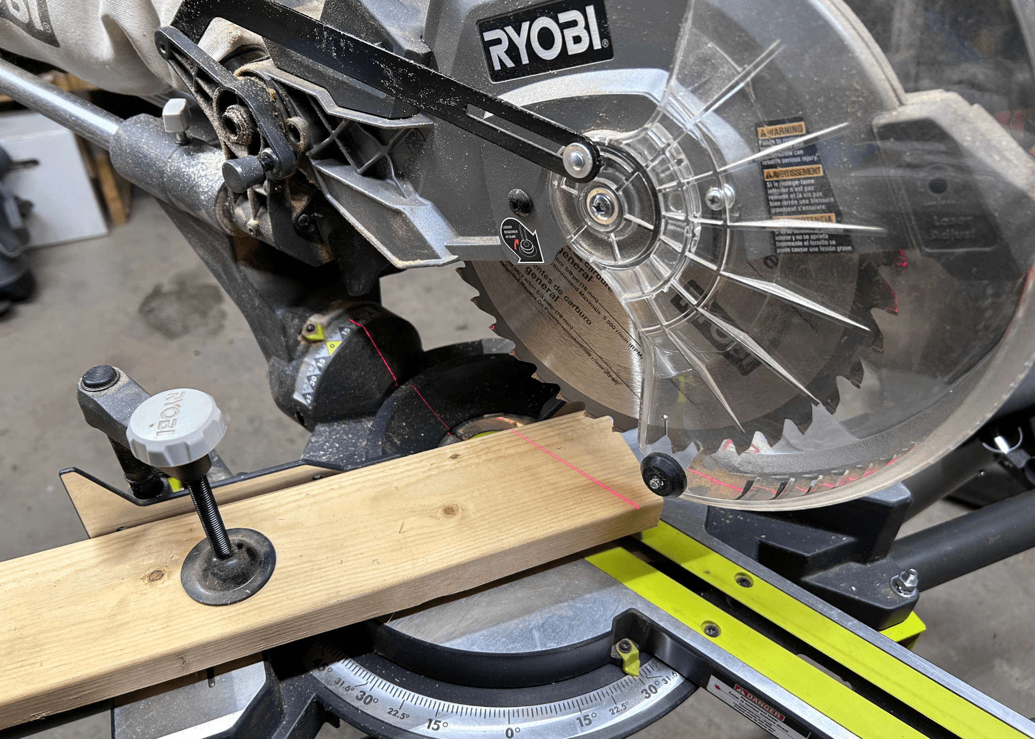 setting an angle on a miter saw