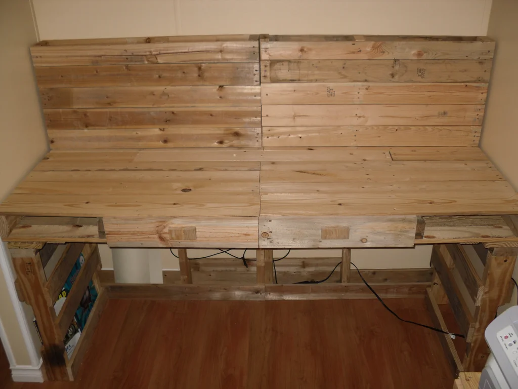 A DIY pallet office desk.