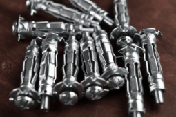 Molly Bolts vs Toggle Bolts – Do You Know The Difference?