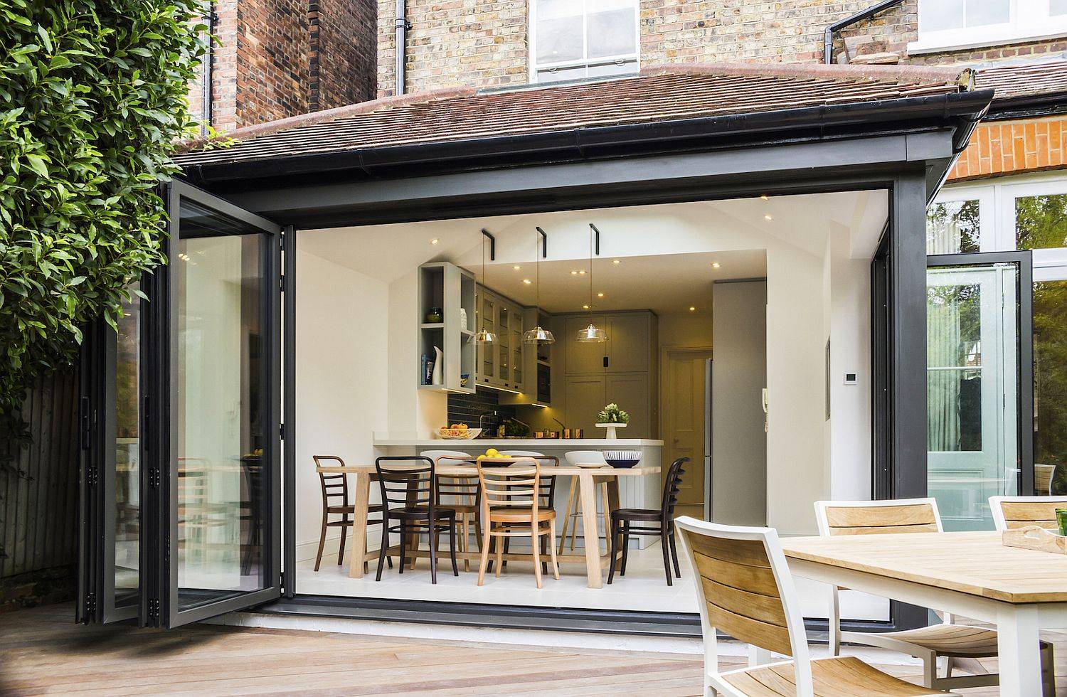 A New Beginning: Modern Makeover of Victorian Townhouse in North London