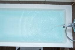 Why You Should Fill A Bathtub While Prepping For A Power Outage